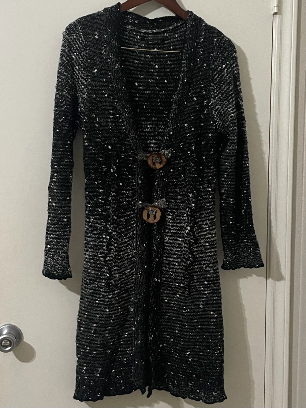 BCBGMAXAZRIA Black Tweed Long Cardigan Sweater Wooden Toggle Buttons Size L